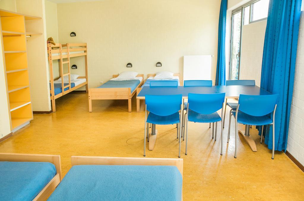 Jeugdherberg De Peerdevisser オーストダインケルケ 部屋 写真
